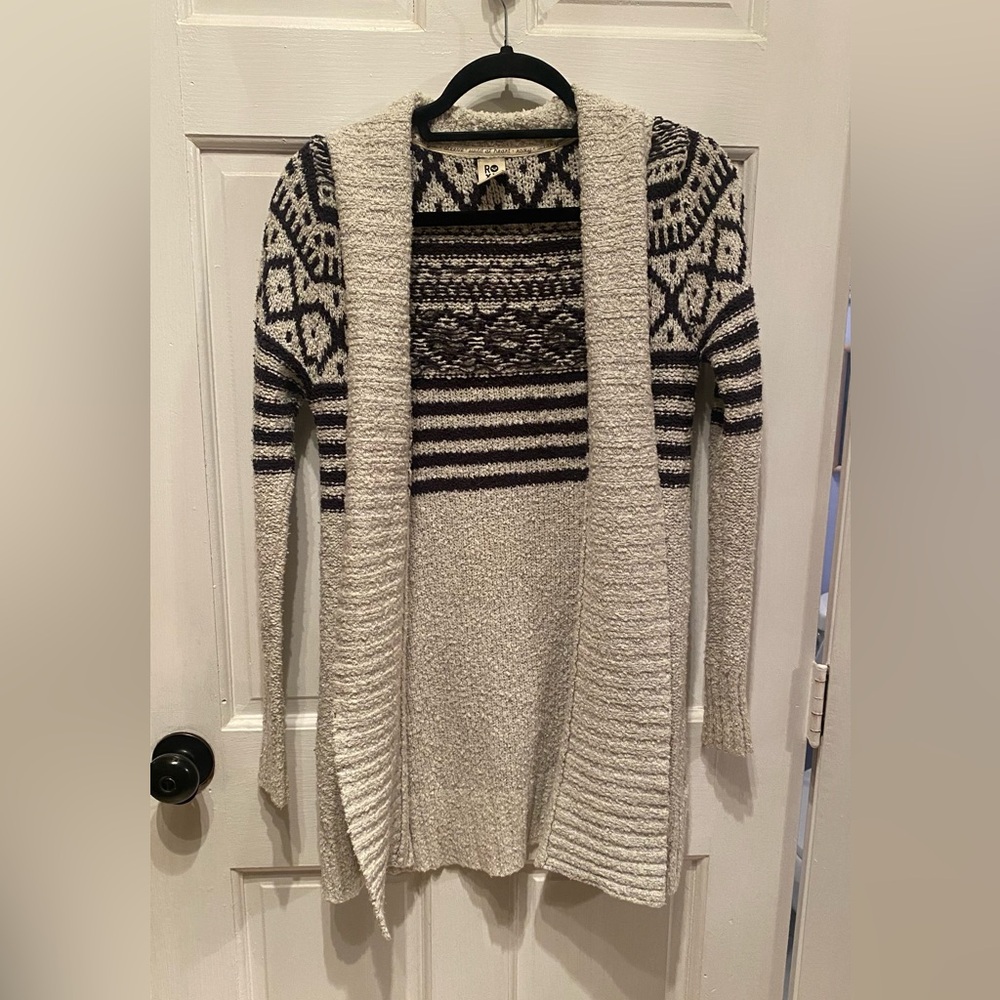 White with black print Roxy sweater shrug x-small women’s